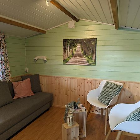 Yxningens Holiday Homes, Cottages And Camping Gusum ภายนอก รูปภาพ